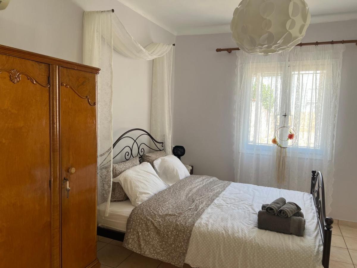 Apartament Yiayia Katina'S House Corinth Zewnętrze zdjęcie